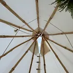 W Pelni Luxe tent