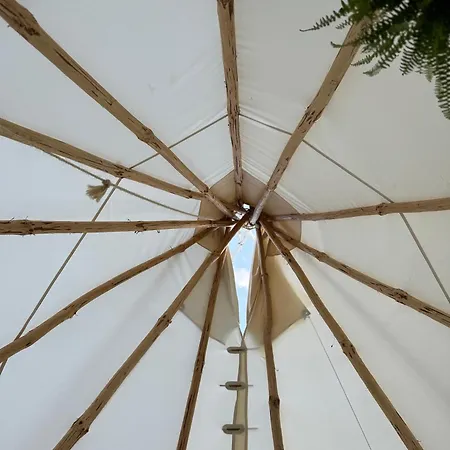 W Pelni Luxury tent